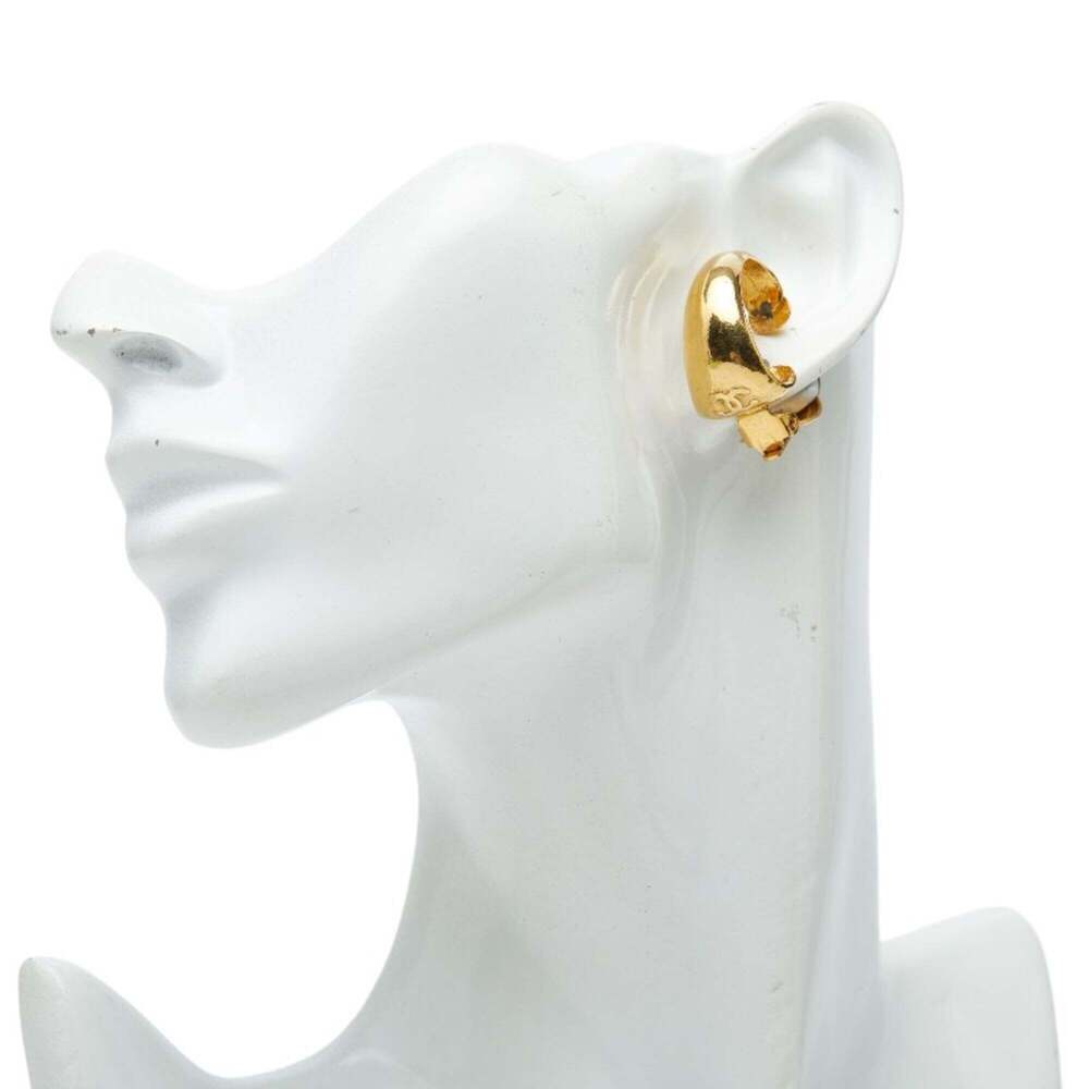 CHANEL Vintage Gold Logo Earrings - Picture 6 of 6
